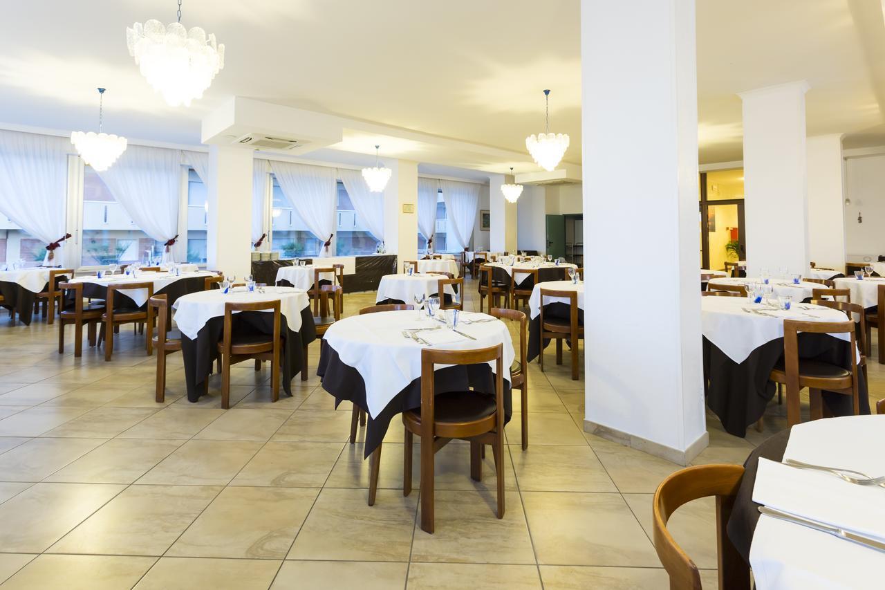 Hotel Casadei Fano Luaran gambar